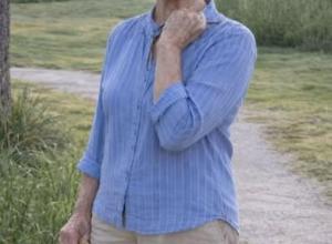 J’ai 72 ans et je suis récemment divorcée après 36 ans de mariage. Apparemment, mon ex-mari me trouvait ennuyeuse et, pour être honnête ? Je dois reconnaître qu’il n’a peut-être pas tout à fait tort.