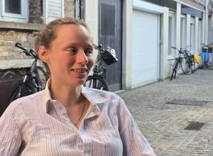 Vous la connaissez comme amie. Moi, j'ai eu la chance de la voir grandir, 
