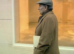 Le mois dernier, je lui ai demandé de mettre également mon nom sur la propriété.